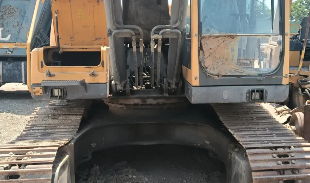 Volvo EC210B Excavator